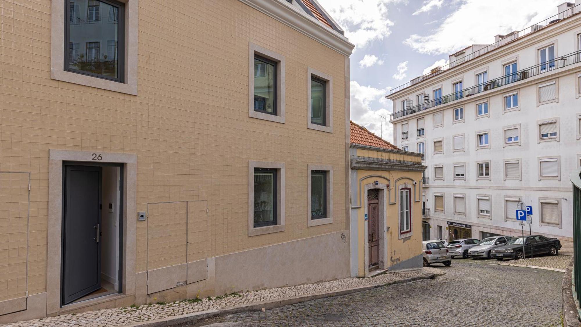 Classy 2Bdr House With Balcony By Lovelystay Lisbon Exterior photo