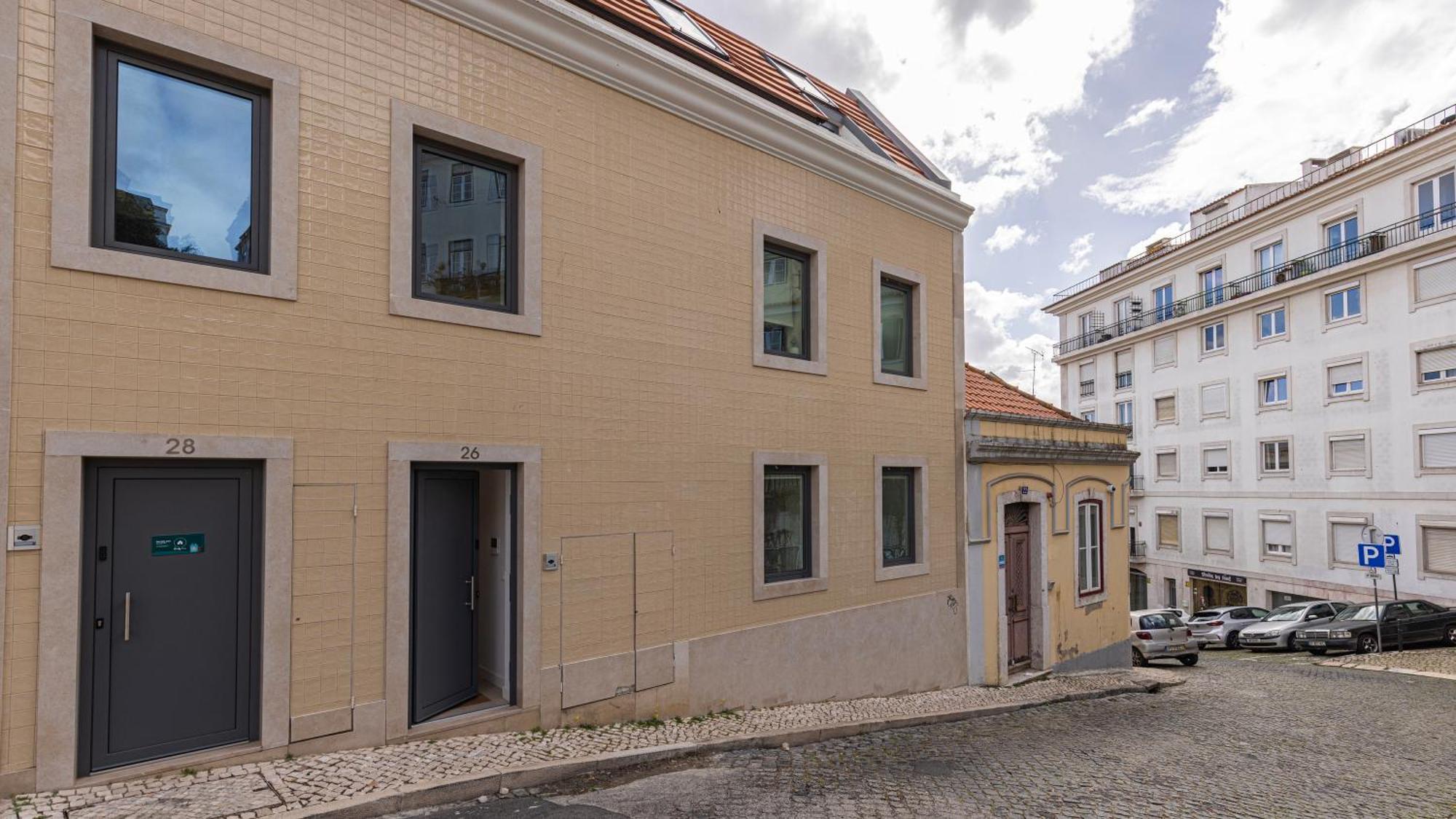 Classy 2Bdr House With Balcony By Lovelystay Lisbon Exterior photo